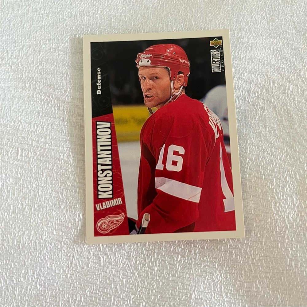 82 Vladimir Konstantinov hockey card